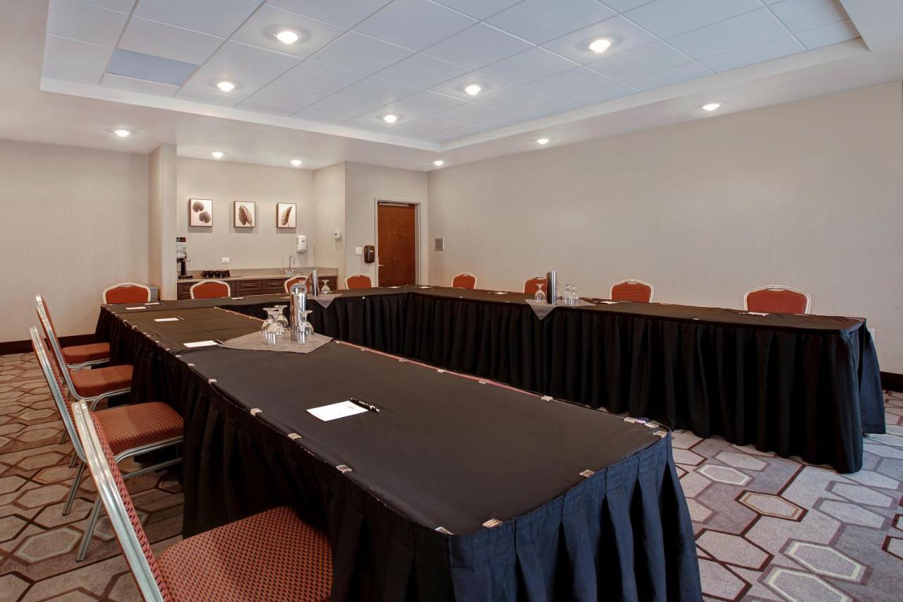 St. Paul The Landing Hotel & Conference Centre מראה חיצוני תמונה